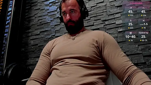 Snapshot of David_Big_Daddy chatting on 10-02-25, 06:37 David Big Daddy online show from 10-02-25, 06:37