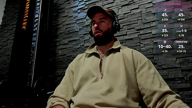 Snapshot of David_Big_Daddy chatting on 10-19-25, 08:42 David Big Daddy online show from 10-19-25, 08:42