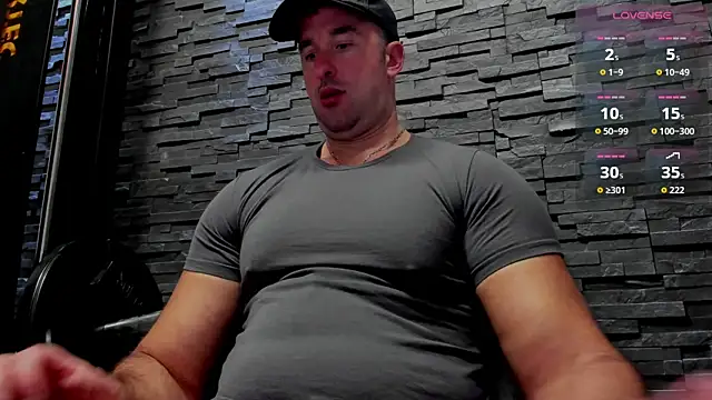 Snapshot of David_Big_Daddy chatting on 10-28-25, 12:58 David Big Daddy online show from 10-28-25, 12:58