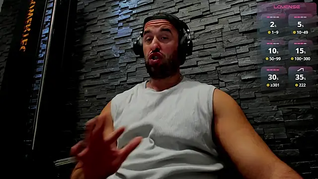 Snapshot of David_Big_Daddy chatting on 11-06-25, 08:21 David Big Daddy online show from 11-06-25, 08:21