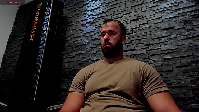 Snapshot of David_Big_Daddy chatting on 11-12-25, 02:01 David Big Daddy online show from 11-12-25, 02:01