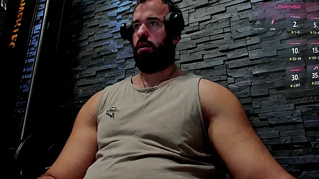 Snapshot of David_Big_Daddy chatting on 12-02-25, 10:27 David Big Daddy online show from 12-02-25, 10:27