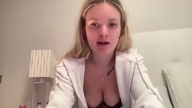 Snapshot of mariemelissah chatting on 12-22-24, 10:28 mariemelissah online show from 12-22-24, 10:28