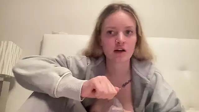 Snapshot of mariemelissah chatting on 01-26-25, 05:55 mariemelissah online show from 01-26-25, 05:55