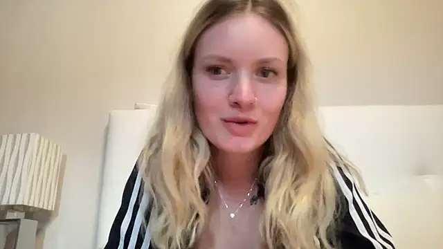 Snapshot of mariemelissah chatting on 02-16-25, 02:43 mariemelissah online show from 02-16-25, 02:43