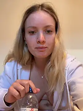 Snapshot of mariemelissah chatting on 02-23-25, 12:05 mariemelissah online show from 02-23-25, 12:05