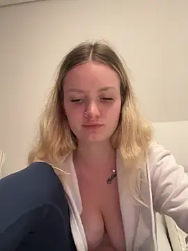 Snapshot of mariemelissah chatting on 02-27-25, 04:10 mariemelissah online show from 02-27-25, 04:10