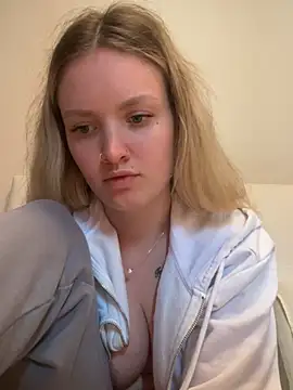 Snapshot of mariemelissah chatting on 03-06-25, 11:36 mariemelissah online show from 03-06-25, 11:36
