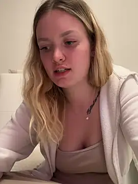 Snapshot of mariemelissah chatting on 03-14-25, 04:19 mariemelissah online show from 03-14-25, 04:19