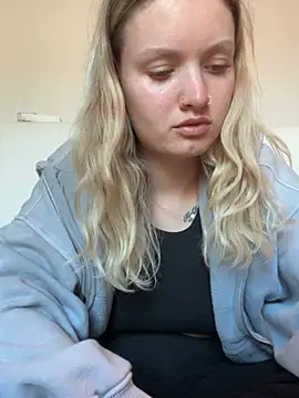 Snapshot of mariemelissah chatting on 03-19-25, 06:01 mariemelissah online show from 03-19-25, 06:01