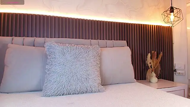 SHANONCLARK online show from 12-22-25, 07:11