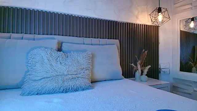 SHANONCLARK online show from 04-16-26, 07:03