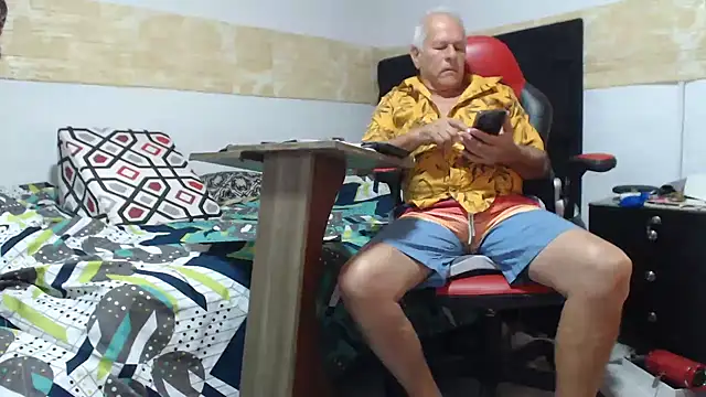 Snapshot of VALENTINO1983_ chatting on 07-12-26, 11:29 VALENTINO1983 online show from 07-12-26, 11:29