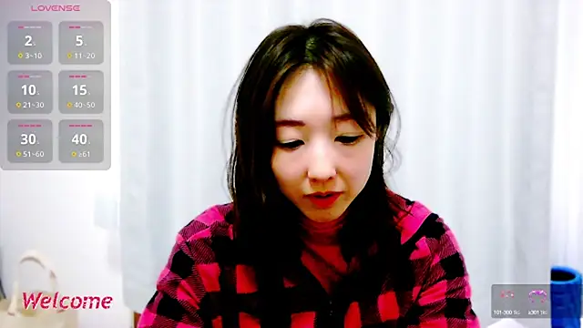 Snapshot of Love_me_Eri_ chatting on 03-03-25, 06:04 Love me Eri online show from 03-03-25, 06:04