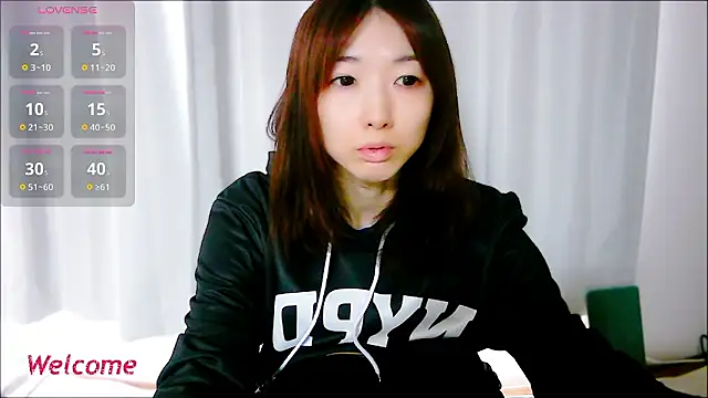 Snapshot of Love_me_Eri_ chatting on 10-06-25, 11:46 Love me Eri online show from 10-06-25, 11:46