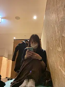 Snapshot of Love_me_Eri_ chatting on 12-14-25, 10:20 Love me Eri online show from 12-14-25, 10:20