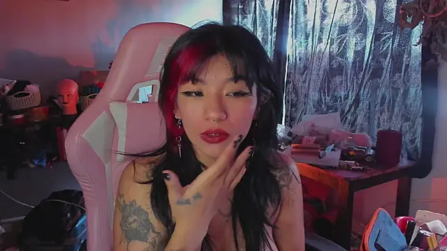 Snapshot of annie_walker6 chatting on 11-09-25, 06:28 annie walker6 online show from 11-09-25, 06:28