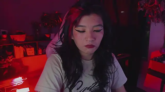 Snapshot of annie_walker6 chatting on 11-25-25, 03:17 annie walker6 online show from 11-25-25, 03:17