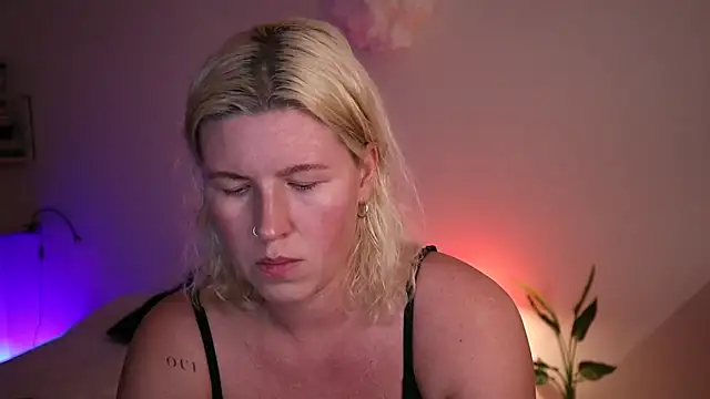 moonamii online show from 01-25-25, 06:24