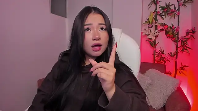 Lulu Sakura  online show from 12-15-24, 10:39