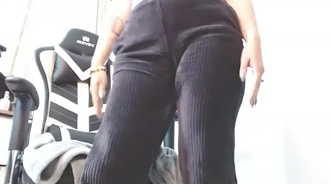 Snapshot of alice_middlee chatting on 01-31-25, 10:21 alice middlee online show from 01-31-25, 10:21