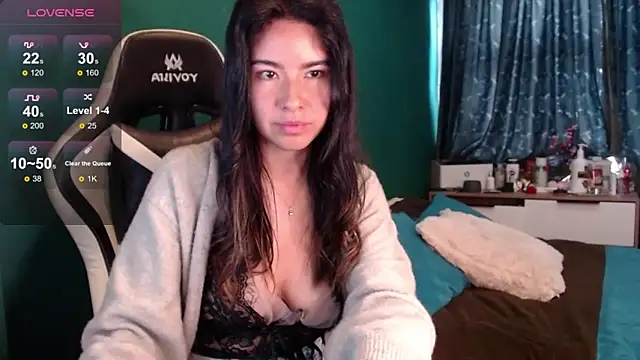 Snapshot of alice_middlee chatting on 04-27-26, 03:21 alice middlee online show from 04-27-26, 03:21