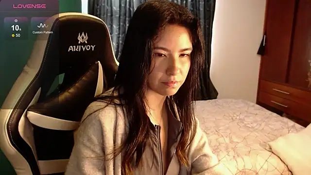 Snapshot of alice_middlee chatting on 05-11-26, 03:07 alice middlee online show from 05-11-26, 03:07