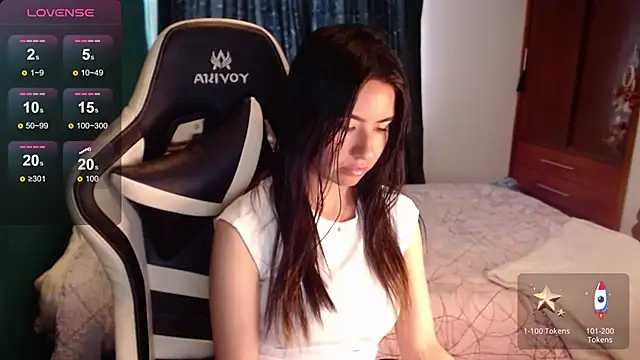 Snapshot of alice_middlee chatting on 06-01-26, 04:20 alice middlee online show from 06-01-26, 04:20