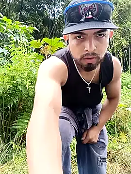 Snapshot of Ferchog5 chatting on 03-18-26, 01:25 Ferchog5 online show from 03-18-26, 01:25