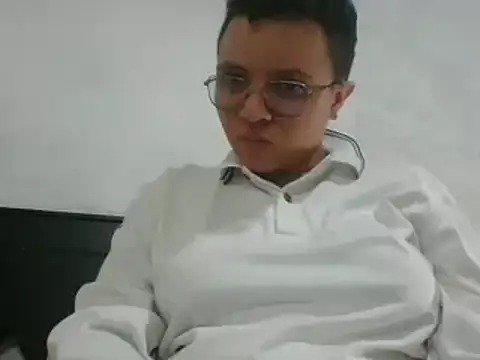 Snapshot of EdenJupiter chatting on 10-28-25, 04:16 EdenJupiter online show from 10-28-25, 04:16