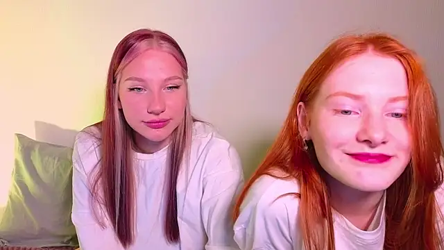 Snapshot of MiaKeler chatting on 12-02-24, 07:16 MiaKeler online show from 12-02-24, 07:16