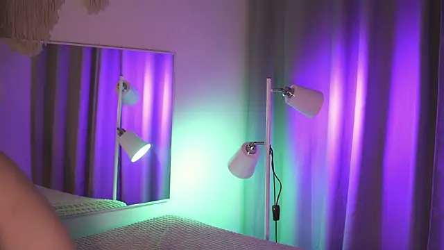 Snapshot of MiaKeler chatting on 03-22-25, 04:58 MiaKeler online show from 03-22-25, 04:58