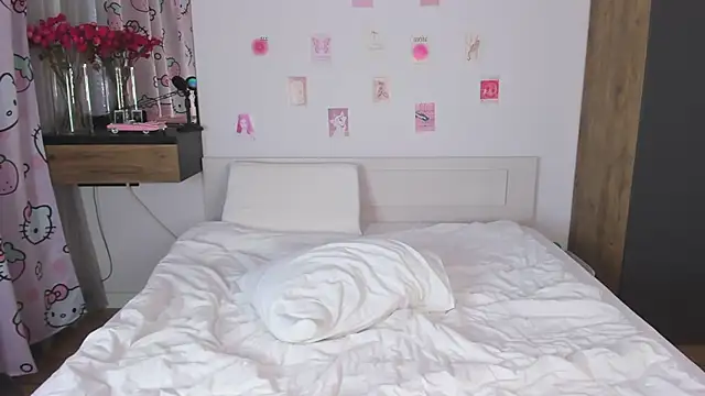 Snapshot of MiaKeler chatting on 06-10-26, 04:06 MiaKeler online show from 06-10-26, 04:06
