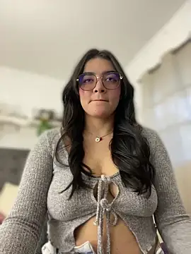 Lia flowers online show from 03-08-25, 11:07