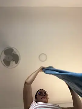 Lia flowers online show from 03-13-25, 10:54