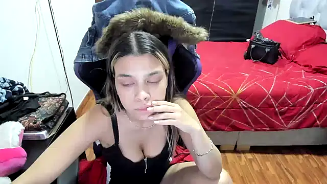 Snapshot of LuisaReyes_2911 chatting on 11-09-25, 01:59 LuisaReyes 2911 online show from 11-09-25, 01:59