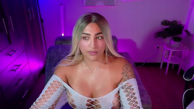 Snapshot of a_belladanger chatting on 05-07-26, 02:06 a belladanger online show from 05-07-26, 02:06