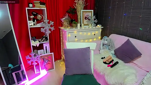 Snapshot of Queen_baby chatting on 12-07-24, 08:00 Queen baby online show from 12-07-24, 08:00