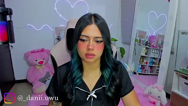 CuteDani  online show from 04-01-26, 03:51