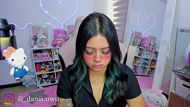 Snapshot of CuteDani_ chatting on 05-20-26, 02:34 CuteDani online show from 05-20-26, 02:34