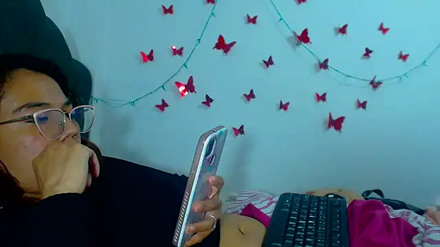 Snapshot of AmaraRoberts420 chatting on 12-16-24, 04:02 AmaraRoberts420 online show from 12-16-24, 04:02