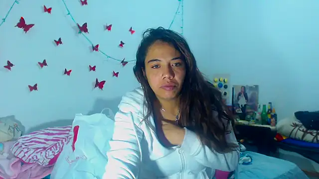 Snapshot of AmaraRoberts420 chatting on 12-17-24, 10:43 AmaraRoberts420 online show from 12-17-24, 10:43