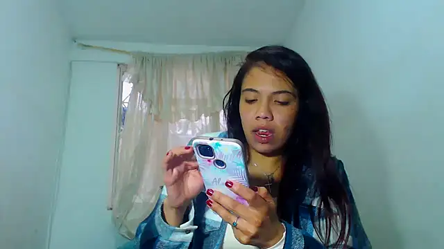 Snapshot of AmaraRoberts420 chatting on 01-06-25, 09:22 AmaraRoberts420 online show from 01-06-25, 09:22