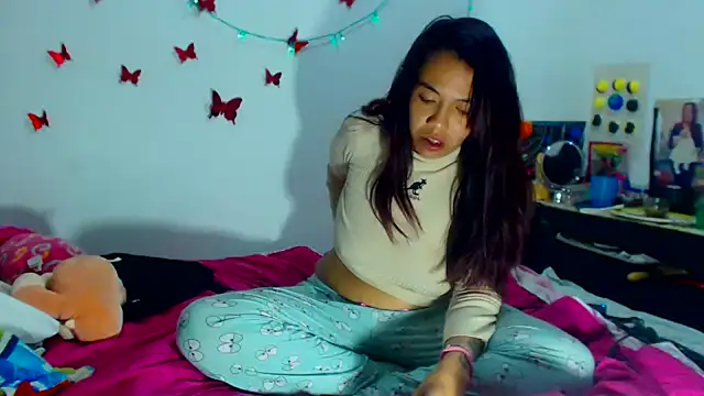 Snapshot of AmaraRoberts420 chatting on 01-09-25, 04:41 AmaraRoberts420 online show from 01-09-25, 04:41