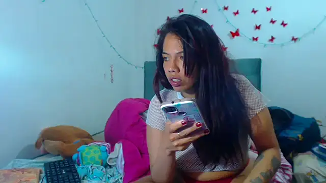 Snapshot of AmaraRoberts420 chatting on 01-18-25, 04:10 AmaraRoberts420 online show from 01-18-25, 04:10