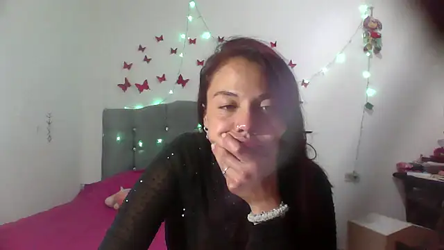 Snapshot of AmaraRoberts420 chatting on 03-03-25, 12:04 AmaraRoberts420 online show from 03-03-25, 12:04