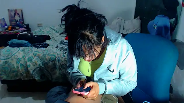 Snapshot of AmaraRoberts420 chatting on 09-27-25, 04:17 AmaraRoberts420 online show from 09-27-25, 04:17