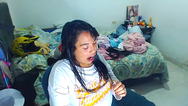 Snapshot of AmaraRoberts420 chatting on 10-22-25, 02:12 AmaraRoberts420 online show from 10-22-25, 02:12