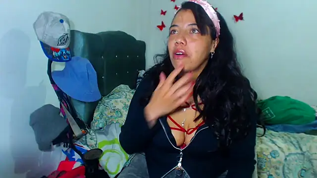 Snapshot of AmaraRoberts420 chatting on 11-22-25, 01:37 AmaraRoberts420 online show from 11-22-25, 01:37