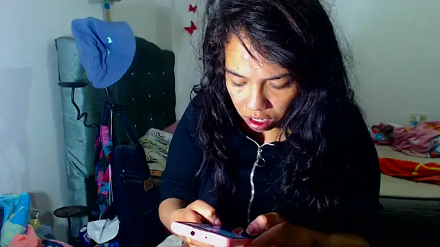 Snapshot of AmaraRoberts420 chatting on 12-14-25, 04:45 AmaraRoberts420 online show from 12-14-25, 04:45